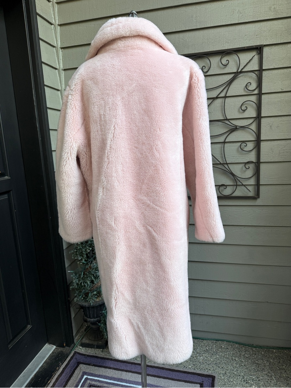 Genuine Shearling Fur Long Coat |
Teddy | Sz. XS | Light Pink - Picture 7 of 8